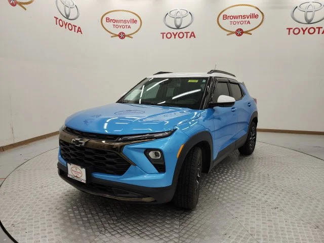 Used 2025 Blue Chevrolet ACTIV image 2