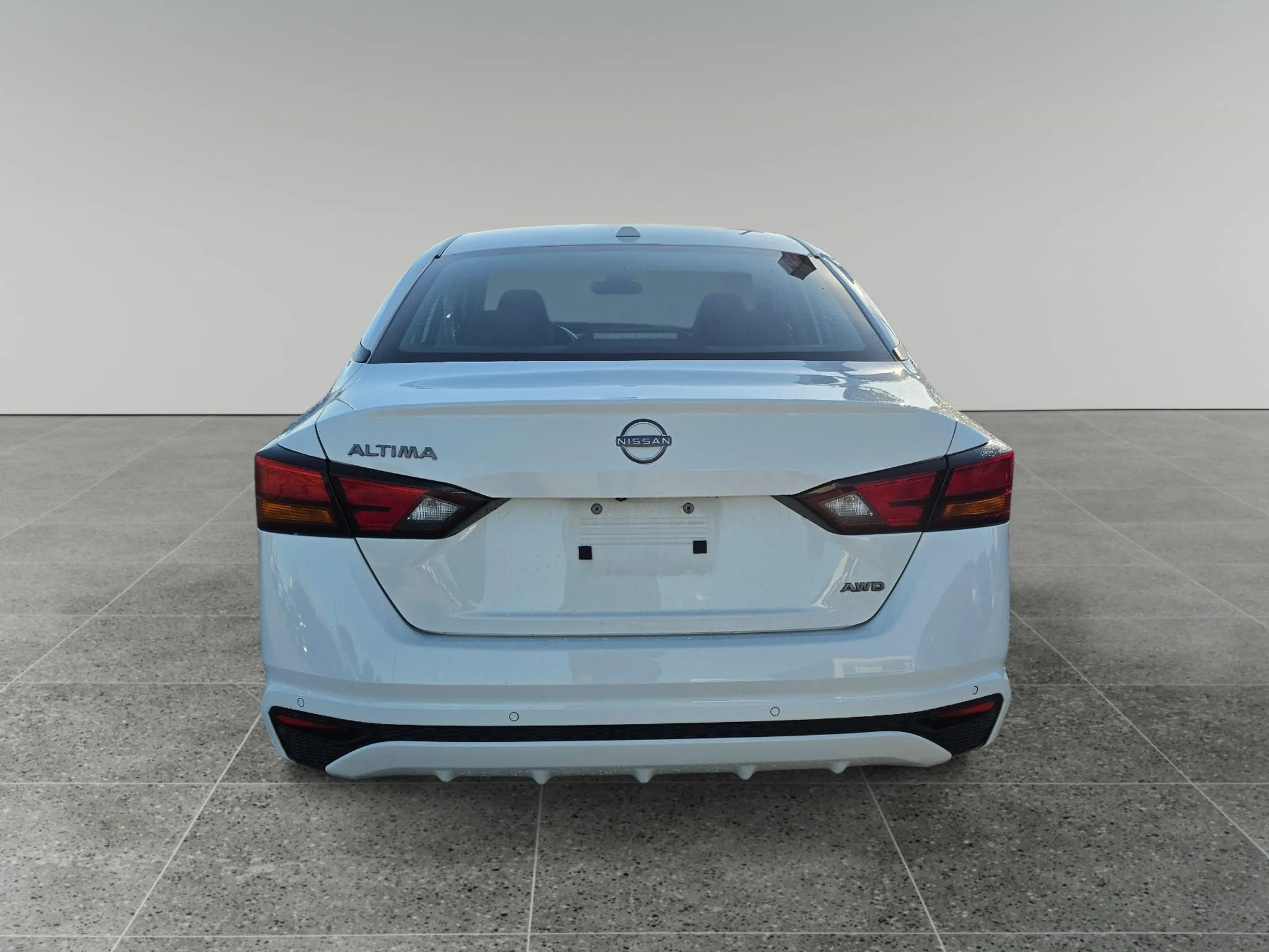 Used 2025 Glacier White Nissan SV image 5