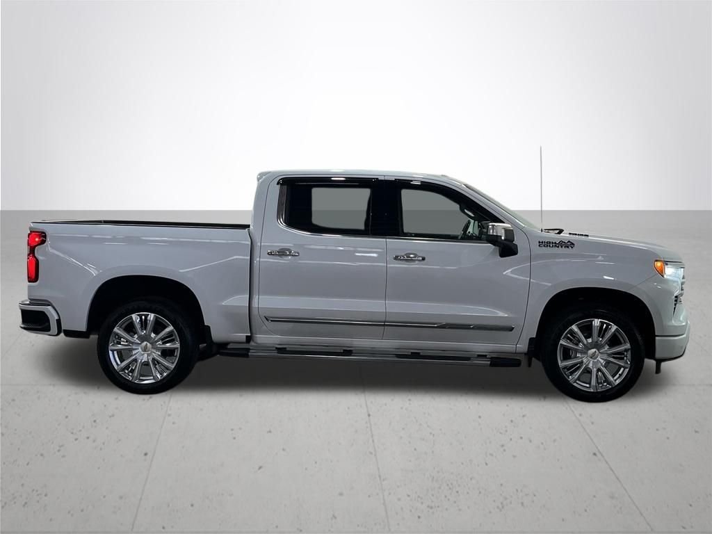 Used 2023 White Chevrolet High Country image 9