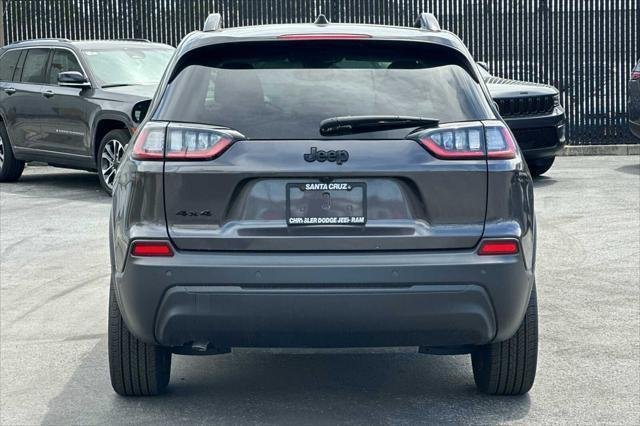 New 2023 Granite Crystal Metallic Clear-Coat Exterior Paint Jeep Altitude Lux image 5