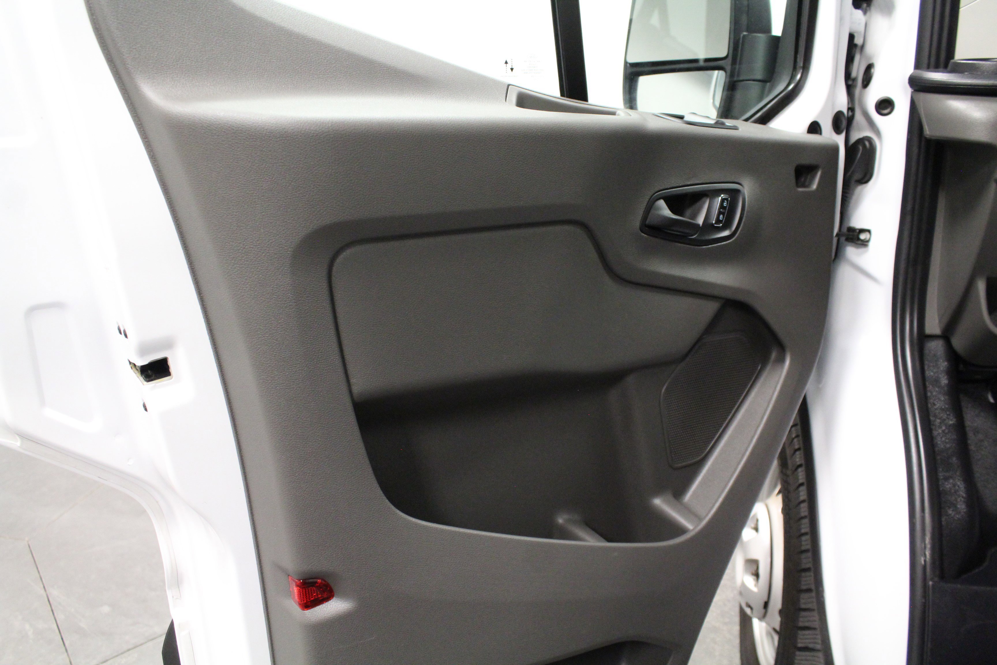 2024 Ford Transit Passenger Van XL - Photo 11