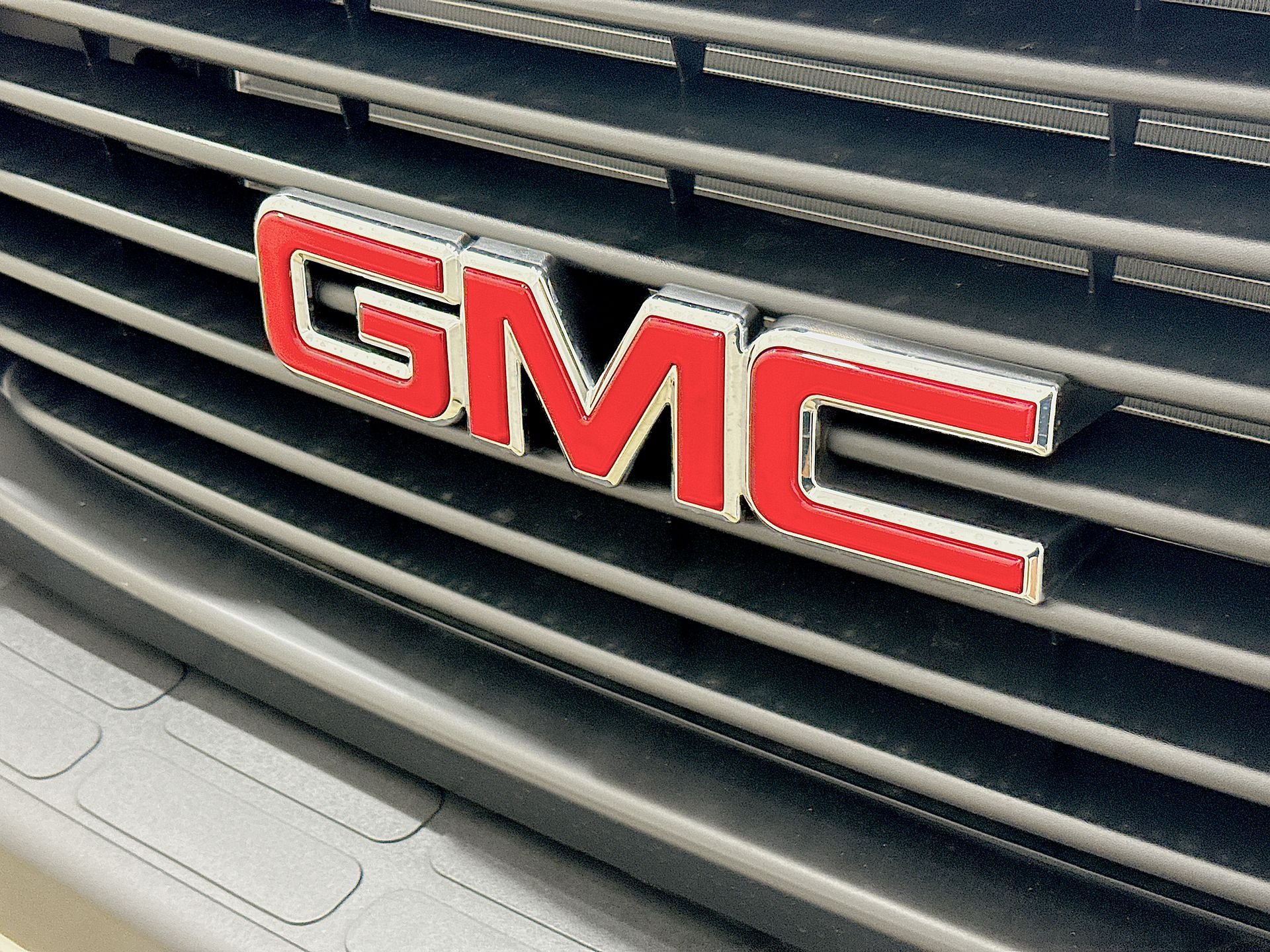 2025 GMC Savana Cargo Work Van - Photo 26