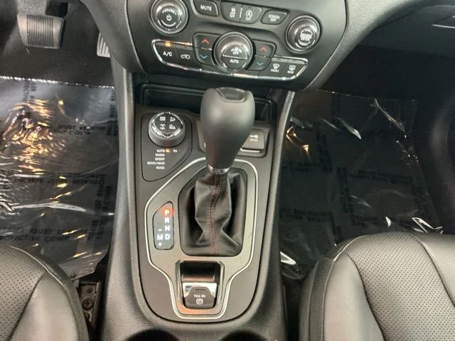 Used 2020 Light Brownstone Pearlcoat Jeep Trailhawk image 19