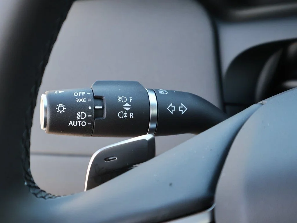 New 2025 Fuji White Land Rover S image 35