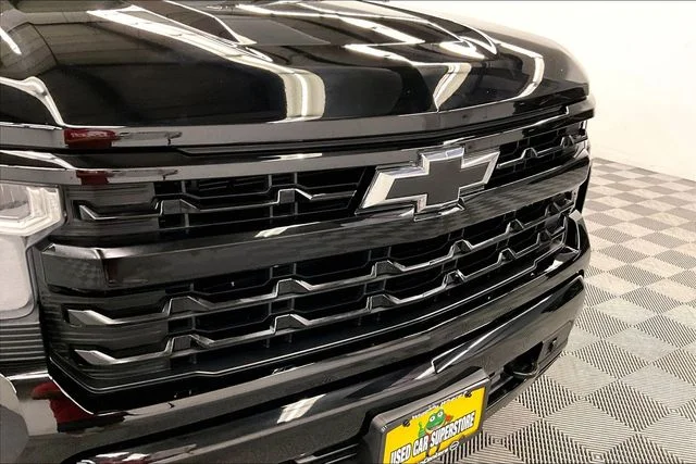 Used 2025 Black Chevrolet RST image 33