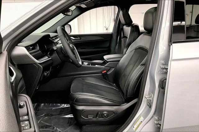 2024 Jeep Grand Cherokee Altitude - Photo 24