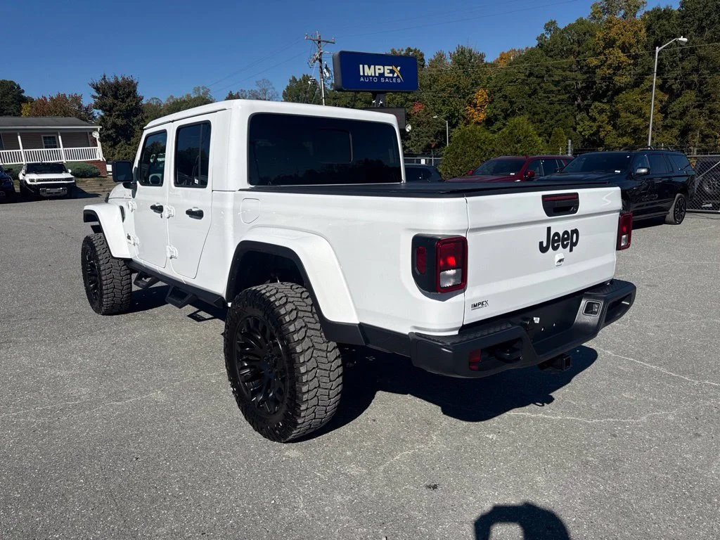 Used 2025 White Jeep Sport S image 3