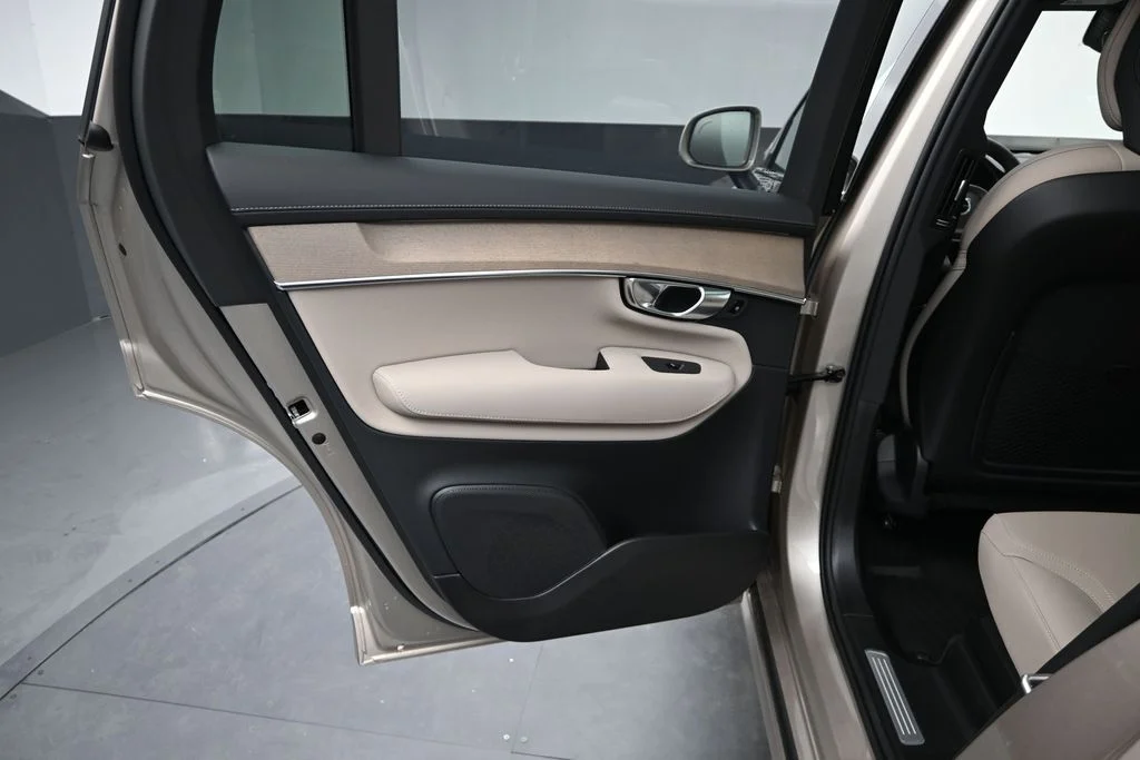 Used 2026 Bright Dusk Volvo Plus image 12