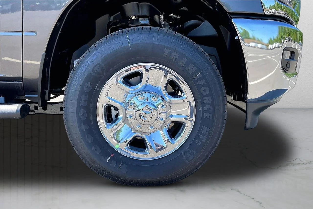 New 2026 Granite Crystal Metallic Clear-Coat Exterior Paint RAM Tradesman image 29