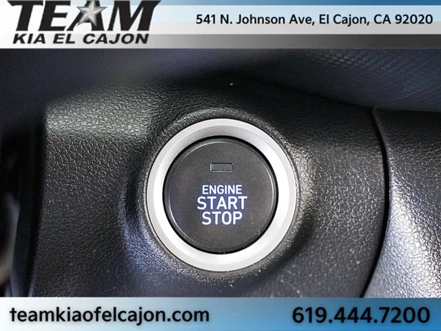 Used 2018 White Hyundai SEL image 32