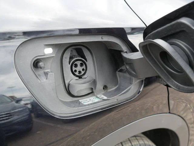 Used 2023 Deep Black Volkswagen Pro S image 36
