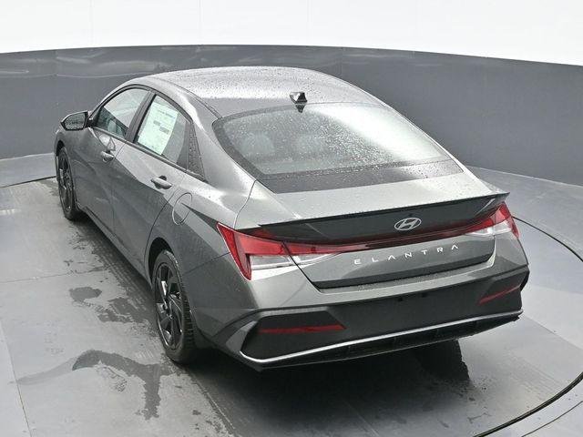 New 2026 Gray Hyundai SEL Sport Plus image 10