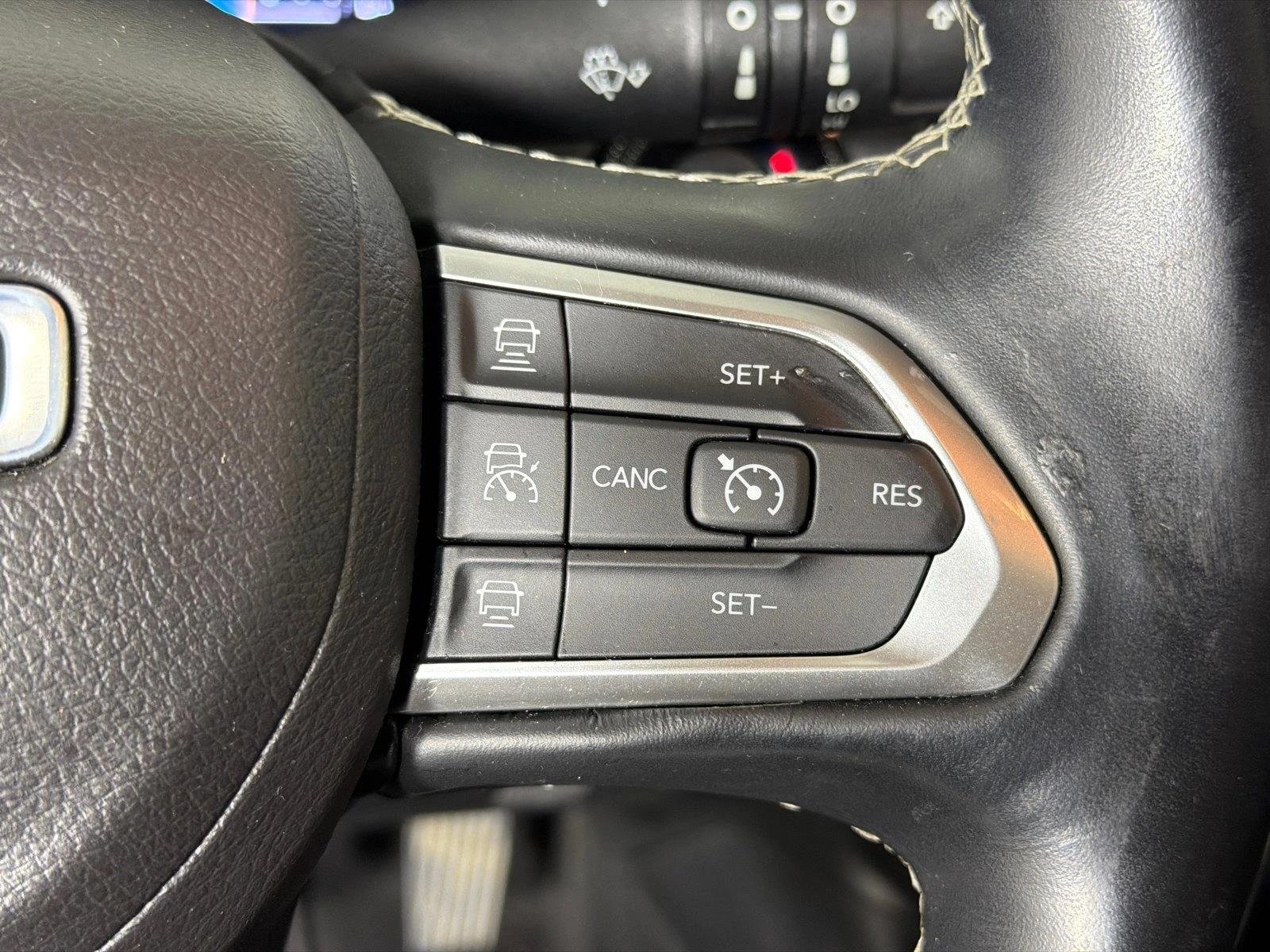 Used 2022 Diamond Black Crystal Pearlcoat Jeep High Altitude image 28