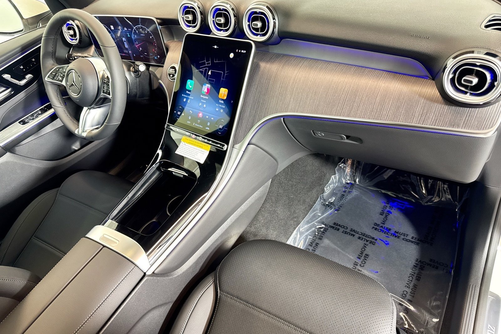 New 2026 Polar White Mercedes-Benz GLC 300 image 27