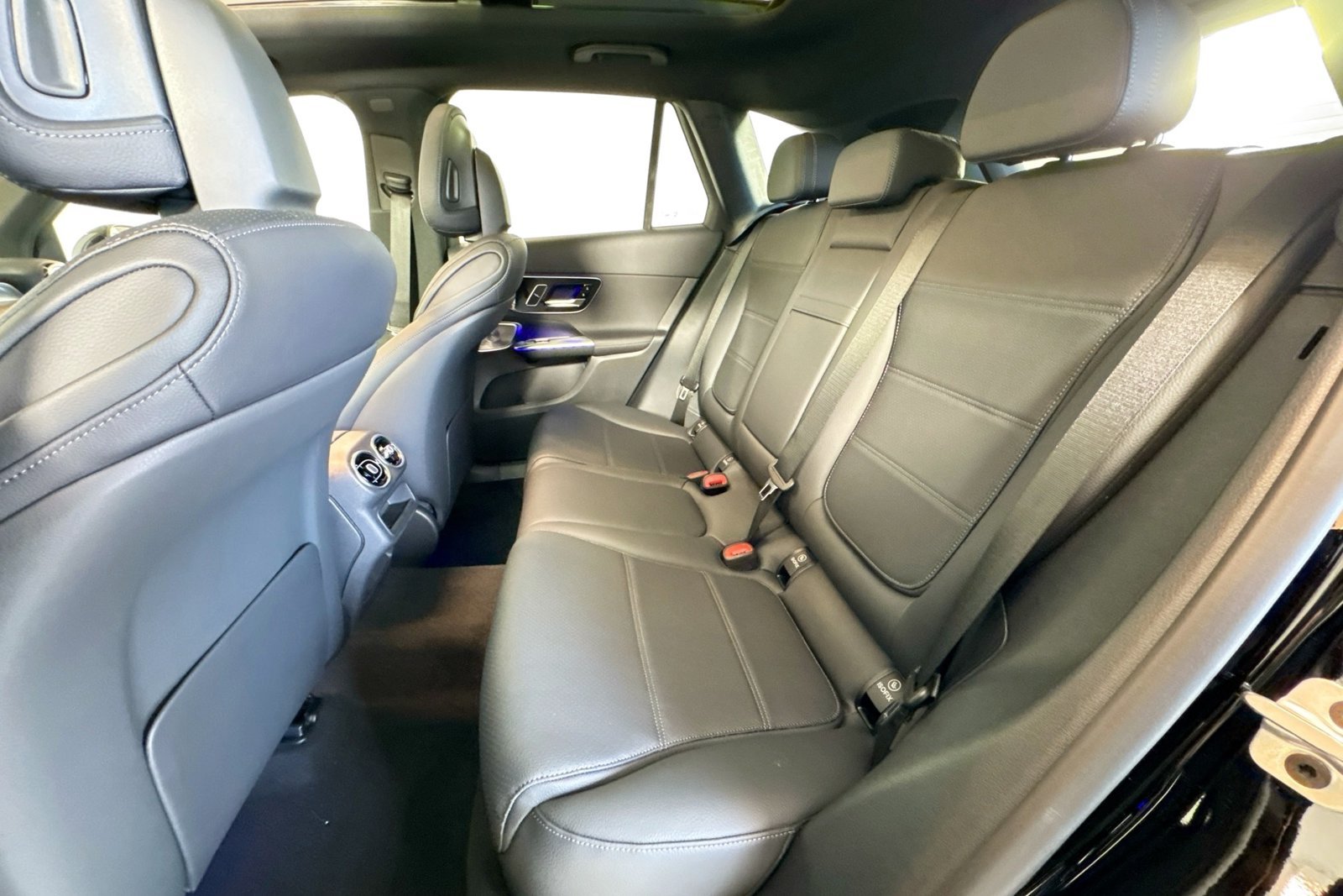 New 2026 Black Mercedes-Benz GLC 300 image 22