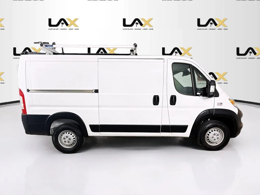 Used 2025 White Ram Base image 8