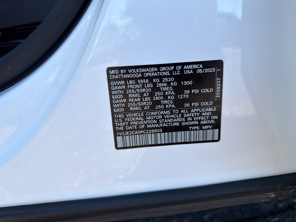 Used 2023 White Volkswagen 3.6L V6 SE w/Technology image 30