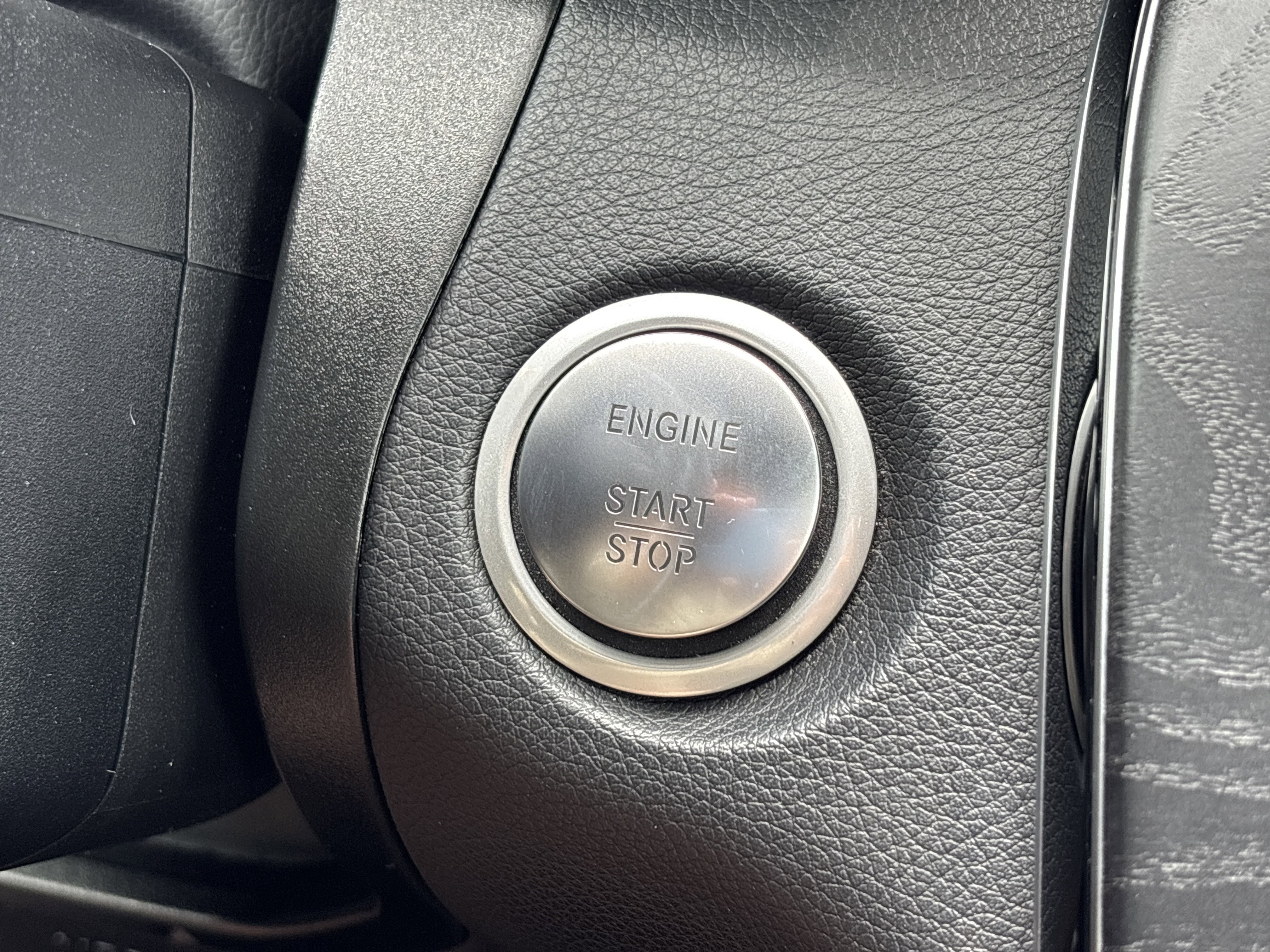 Used 2018 Black Mercedes-Benz GLC 300 4Matic image 29