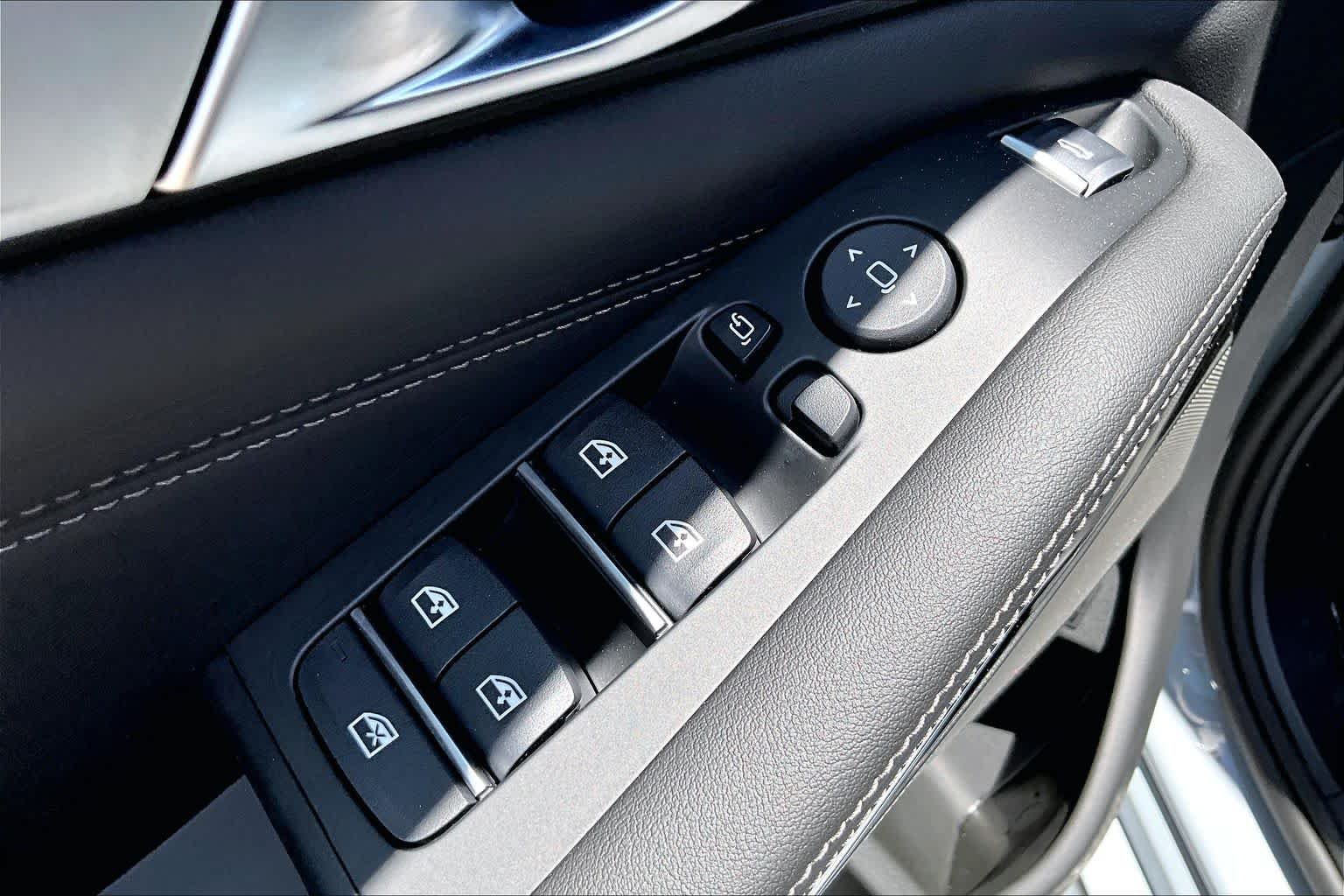 New 2026 Brooklyn Grey Metallic BMW xDrive50e image 18