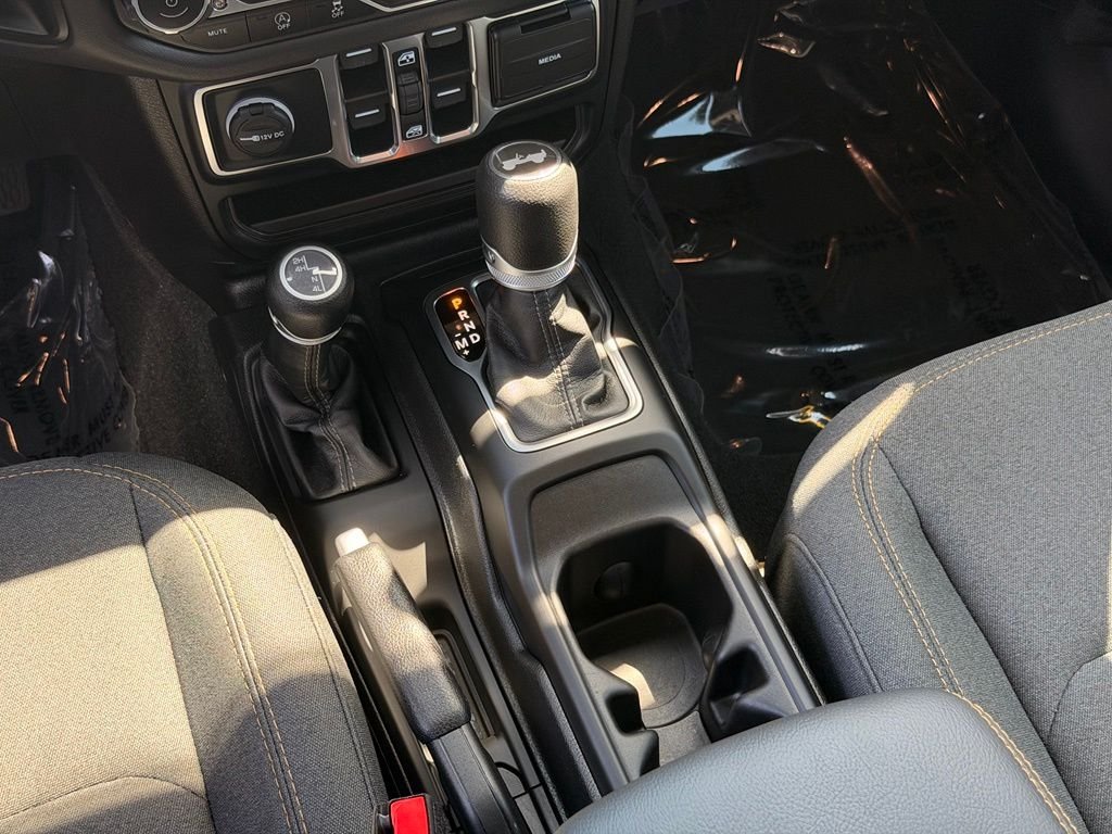 Used 2024 Silver Jeep Sahara image 18