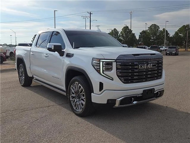 Used 2024 White Frost TRI GMC Denali Ultimate 4x4 Crew Cab 5.75 ft. box 147.4 in image 5