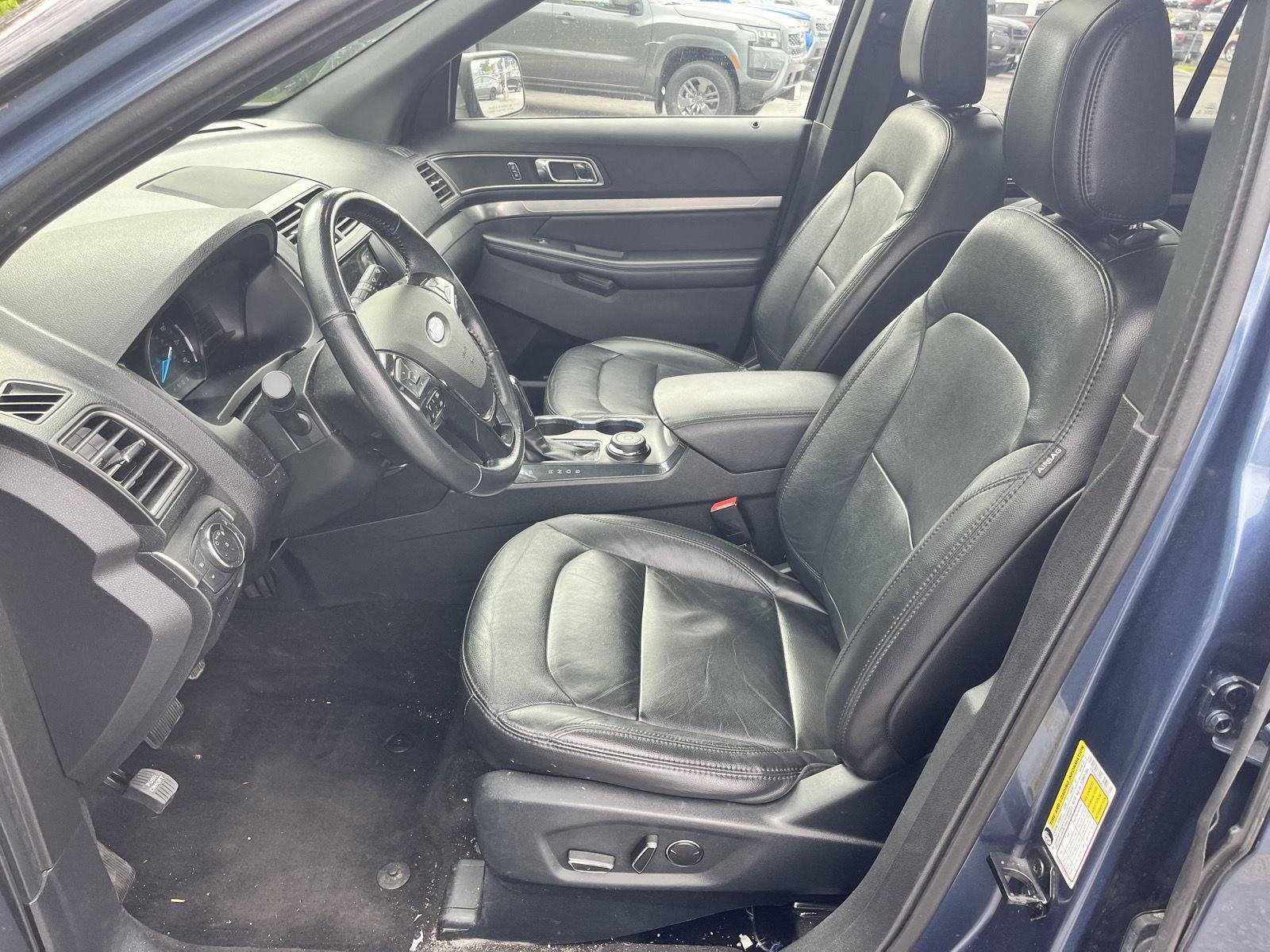 Used 2018 Blue Ford XLT image 17