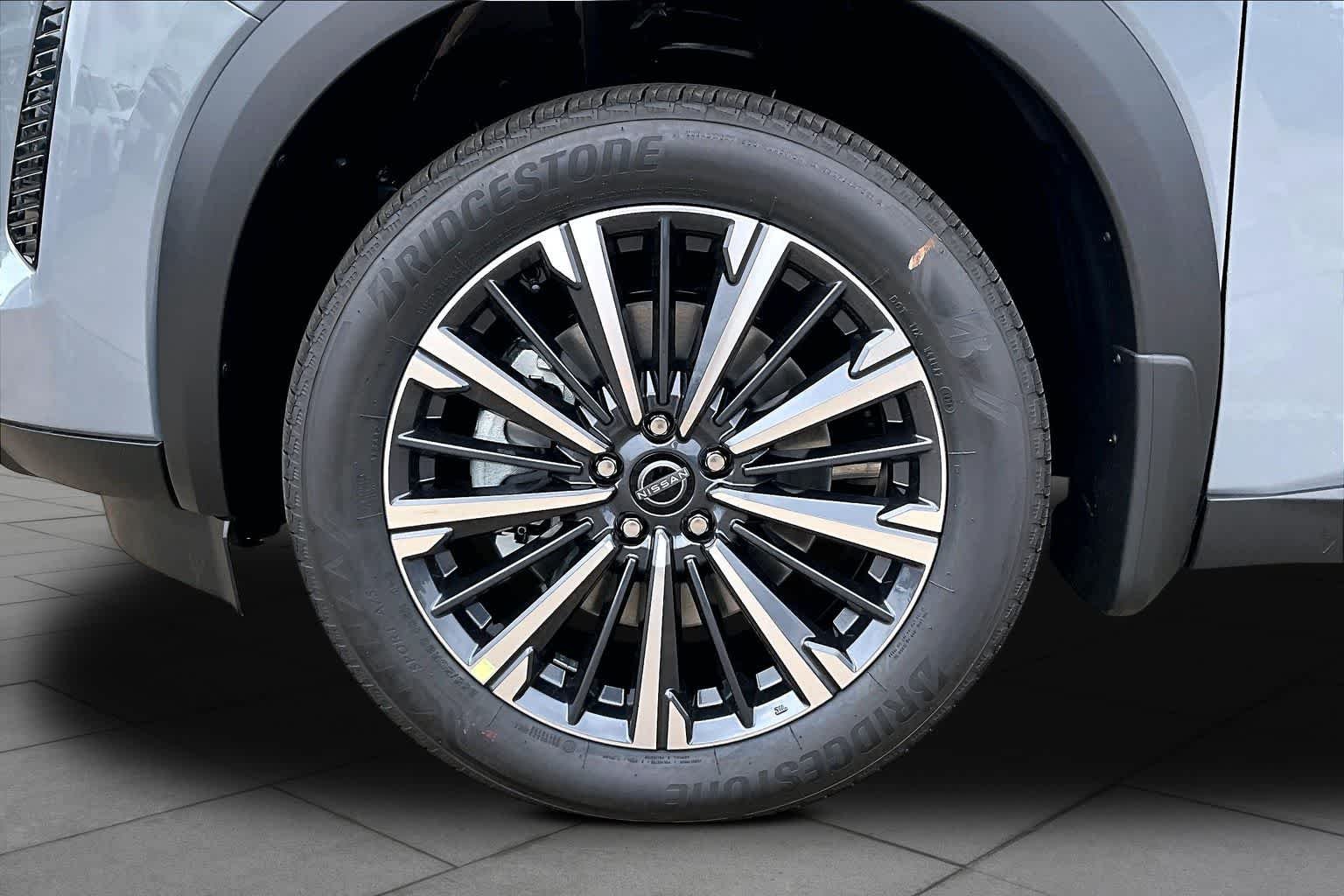 New 2026 Boulder Gray Pearl Nissan Platinum image 9