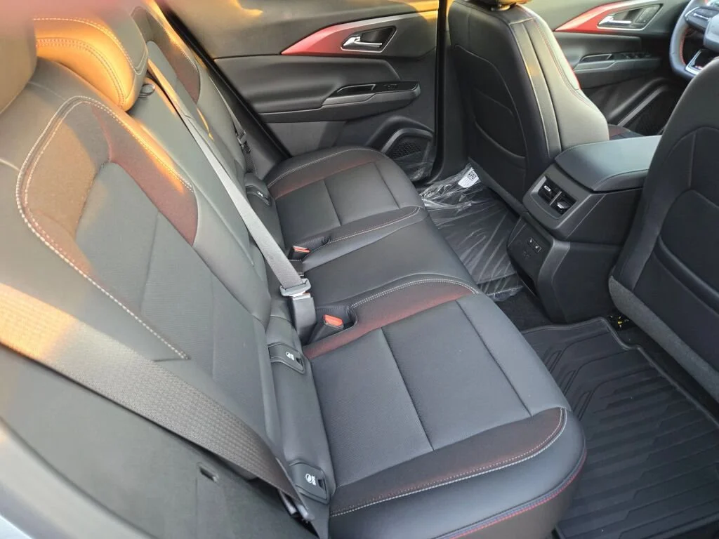 2025 Chevrolet Equinox EV RS - Photo 9