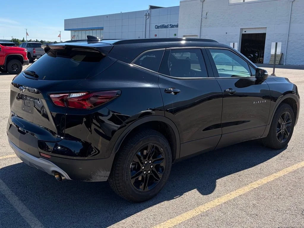 Certified Used 2022 Black Chevrolet 2LT image 3