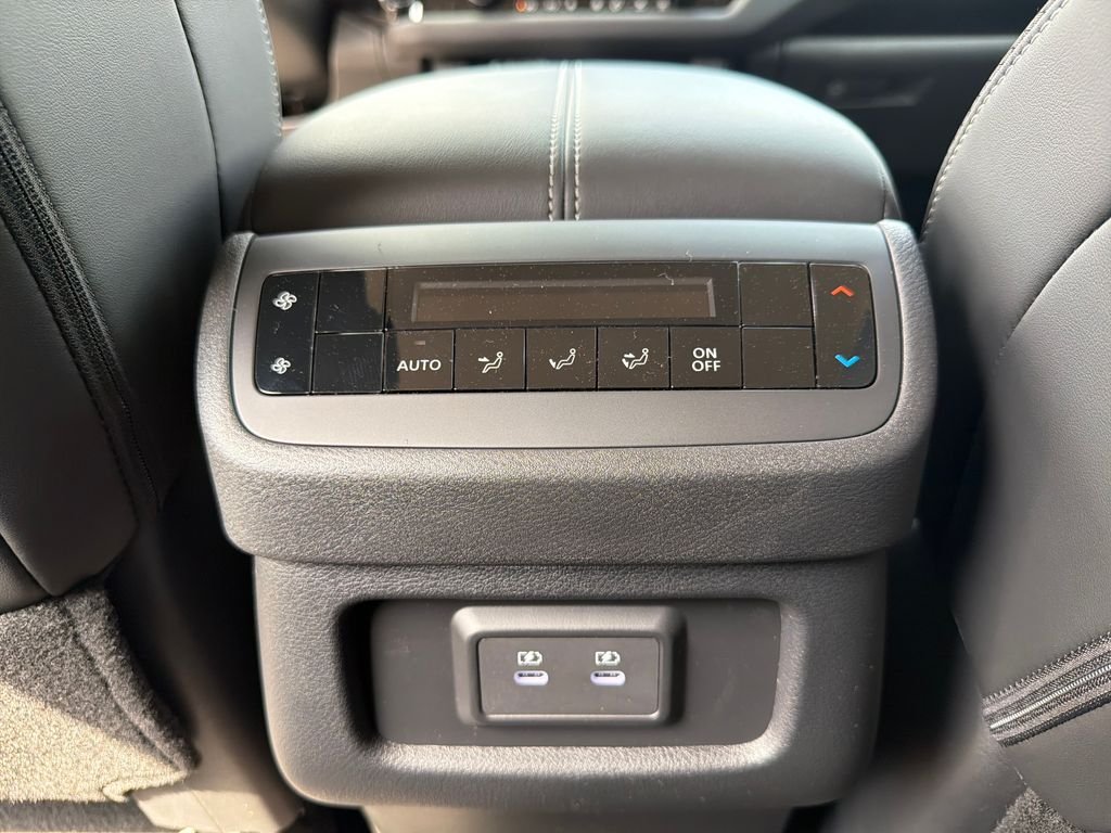 New 2026 Nissan Pathfinder SL 4D Sport Utility