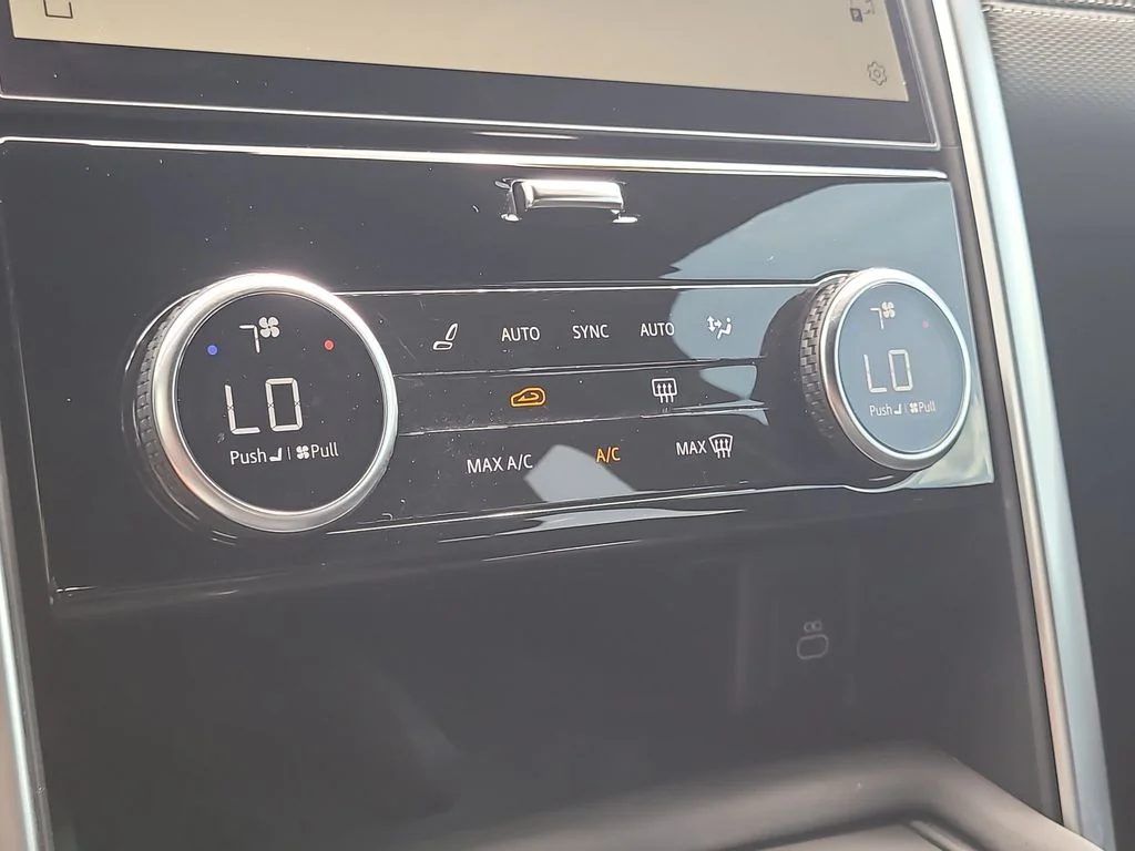Used 2023 Gray Land Rover S R-Dynamic image 27