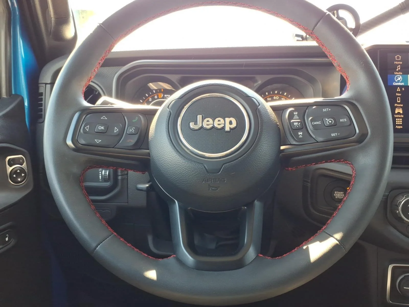 Used 2024 Hydro Blue Pearlcoat Jeep Rubicon image 27