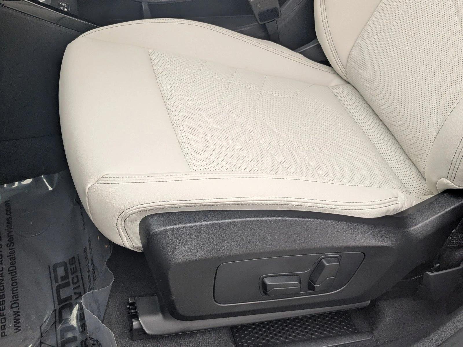 Used 2026 Dune Grey Metallic BMW xDrive28i image 4