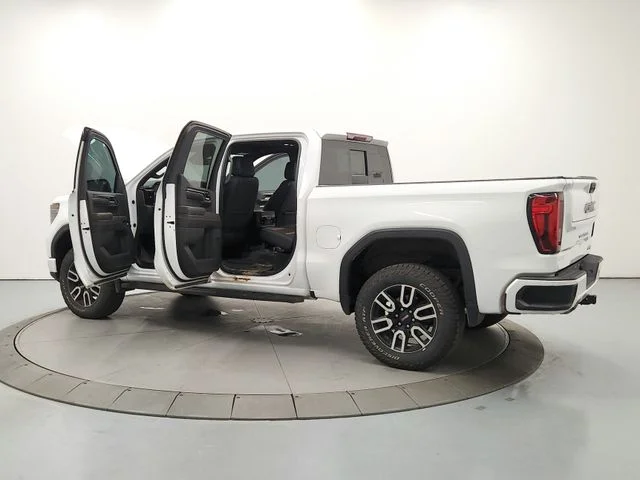Used 2022 White GMC AT4 image 13