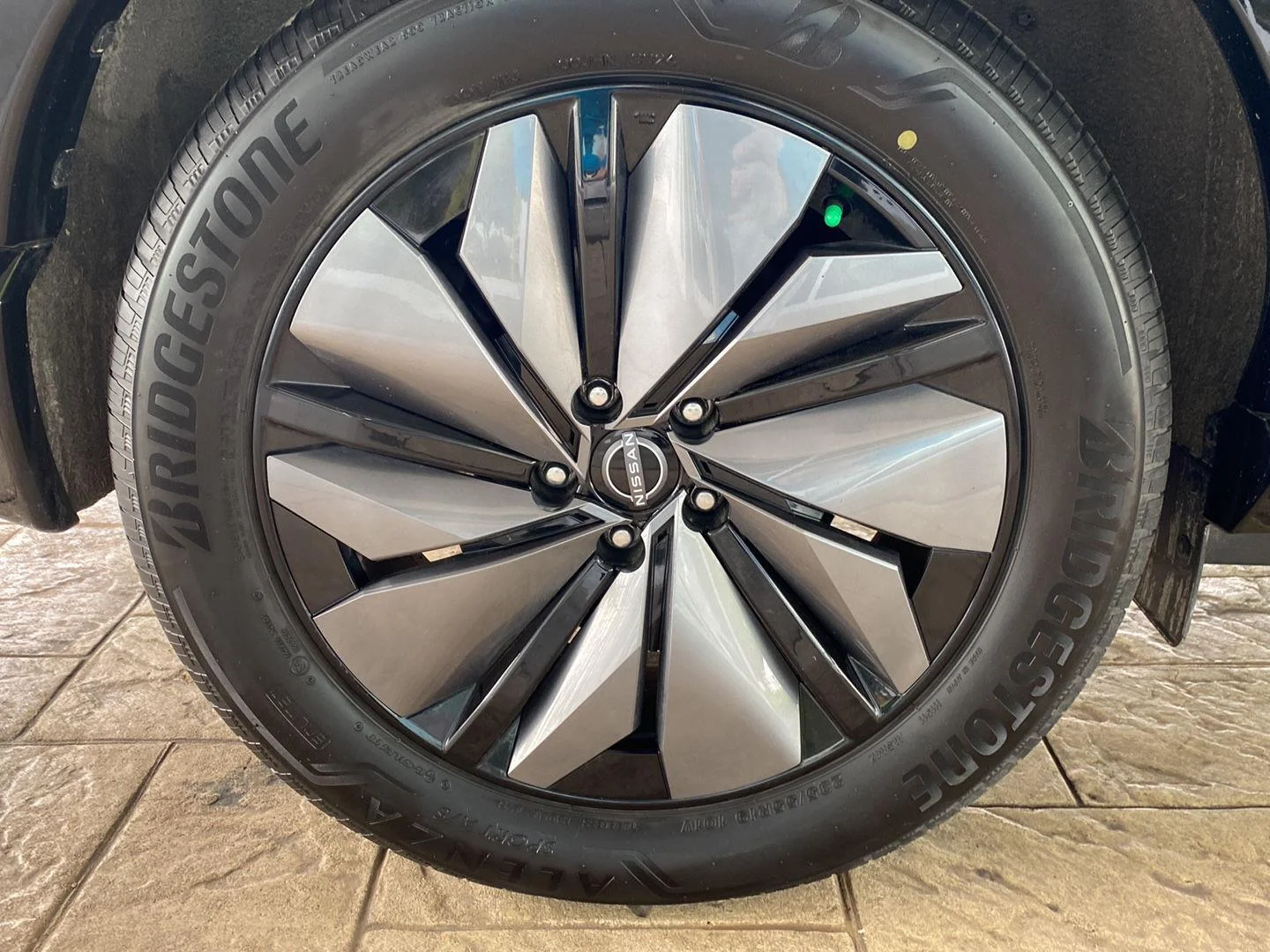 Used 2024 Gun Metallic Nissan ENGAGE image 11
