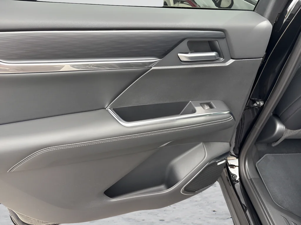 2026 GMC Acadia Elevation - Photo 15