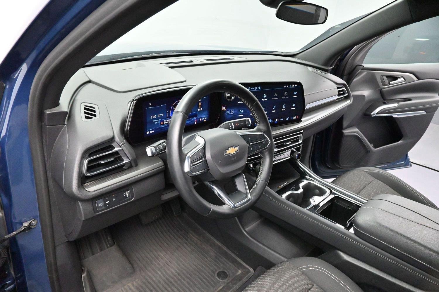 Used 2024 Lakeshore Blue Metallic Chevrolet LT image 13