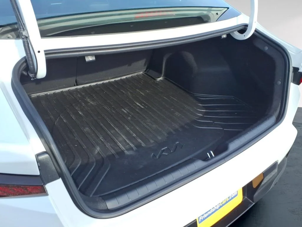 Used 2025 White Kia GT-Line Turbo image 11