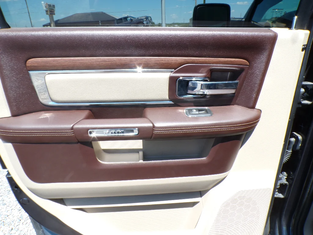 Used 2016 Maximum Steel Metallic Clearcoat Ram Laramie image 10