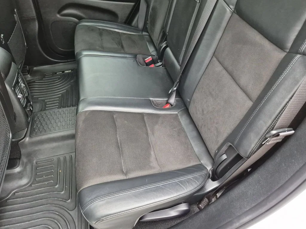 Used 2021 White Jeep Laredo X image 24