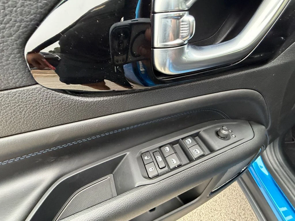 New 2026 Blue Jeep Latitude image 11