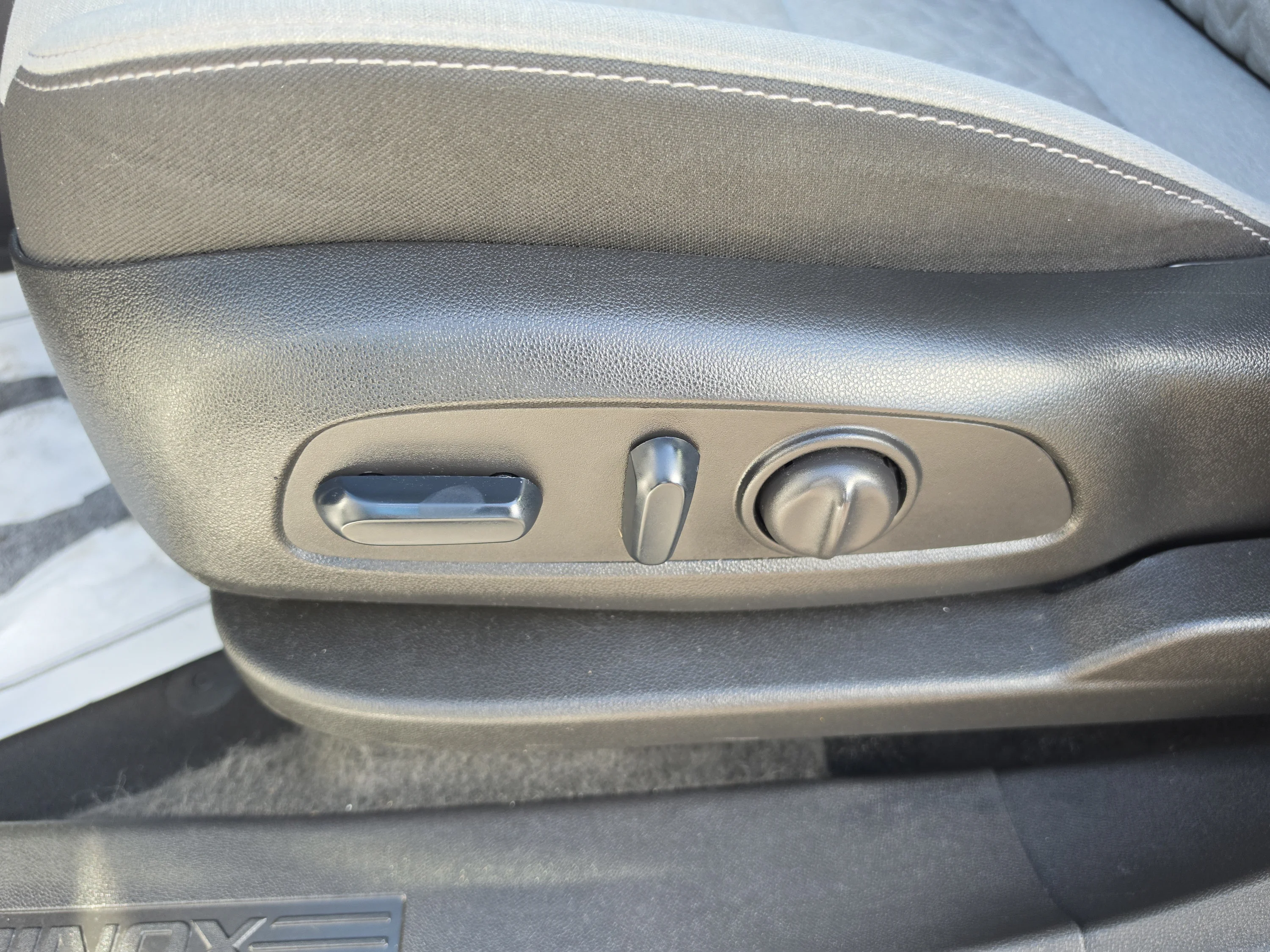Used 2024 Summit White Chevrolet LT image 26