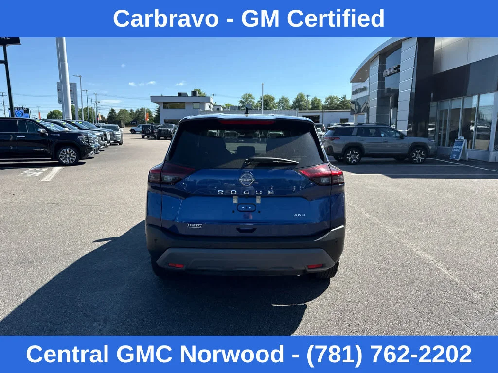 Used 2023 Caspian Blue Nissan S image 4