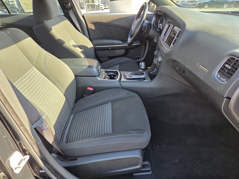 Used 2023 Black Dodge SXT image 17