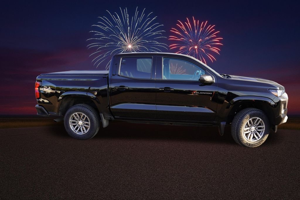 Used 2023 Black Chevrolet LT image 3