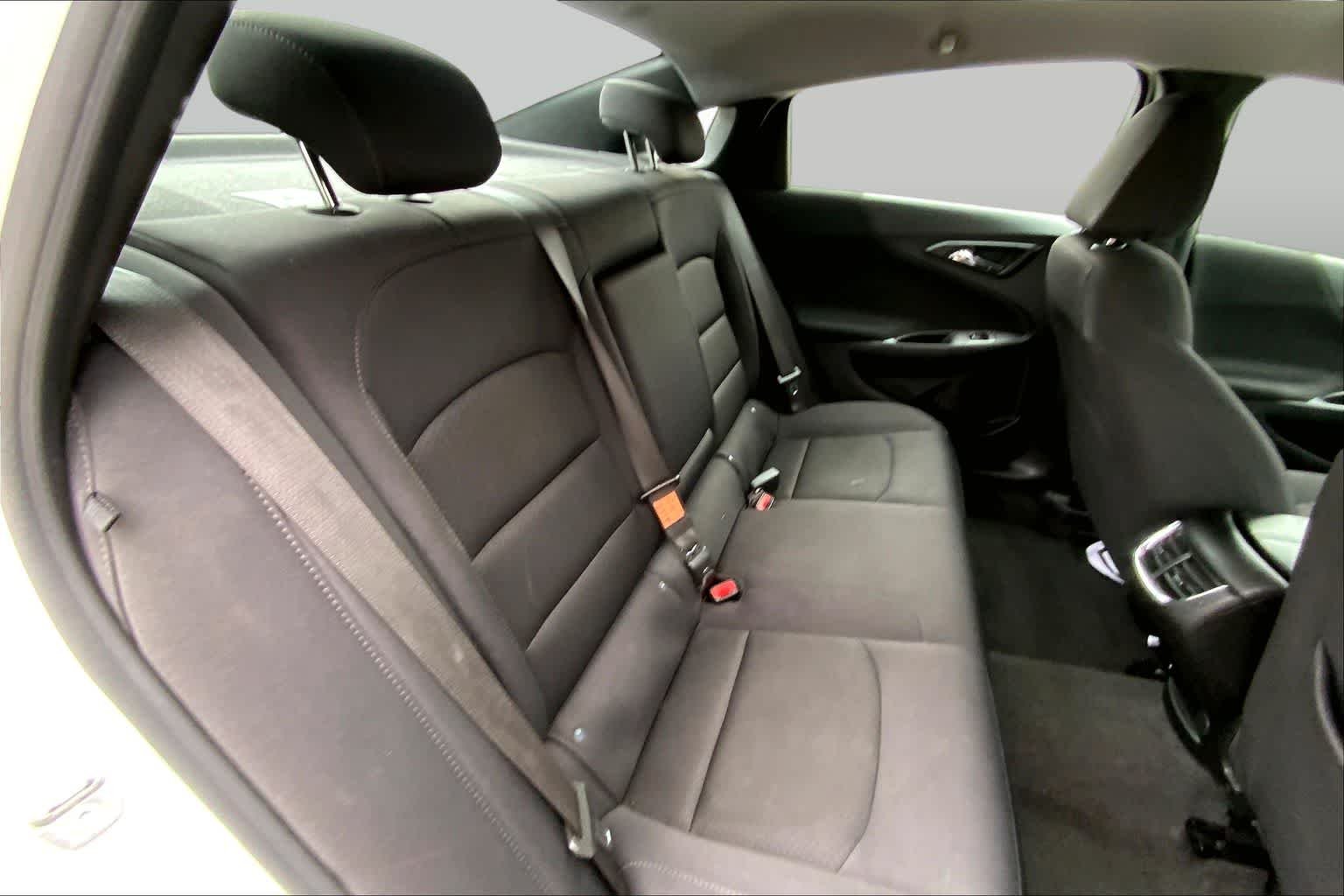 Used 2024 Summit White Chevrolet LT image 19