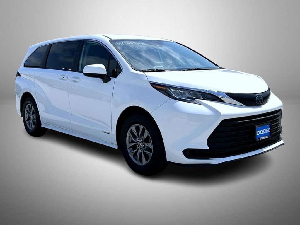 Used 2021 White Toyota LE image 3