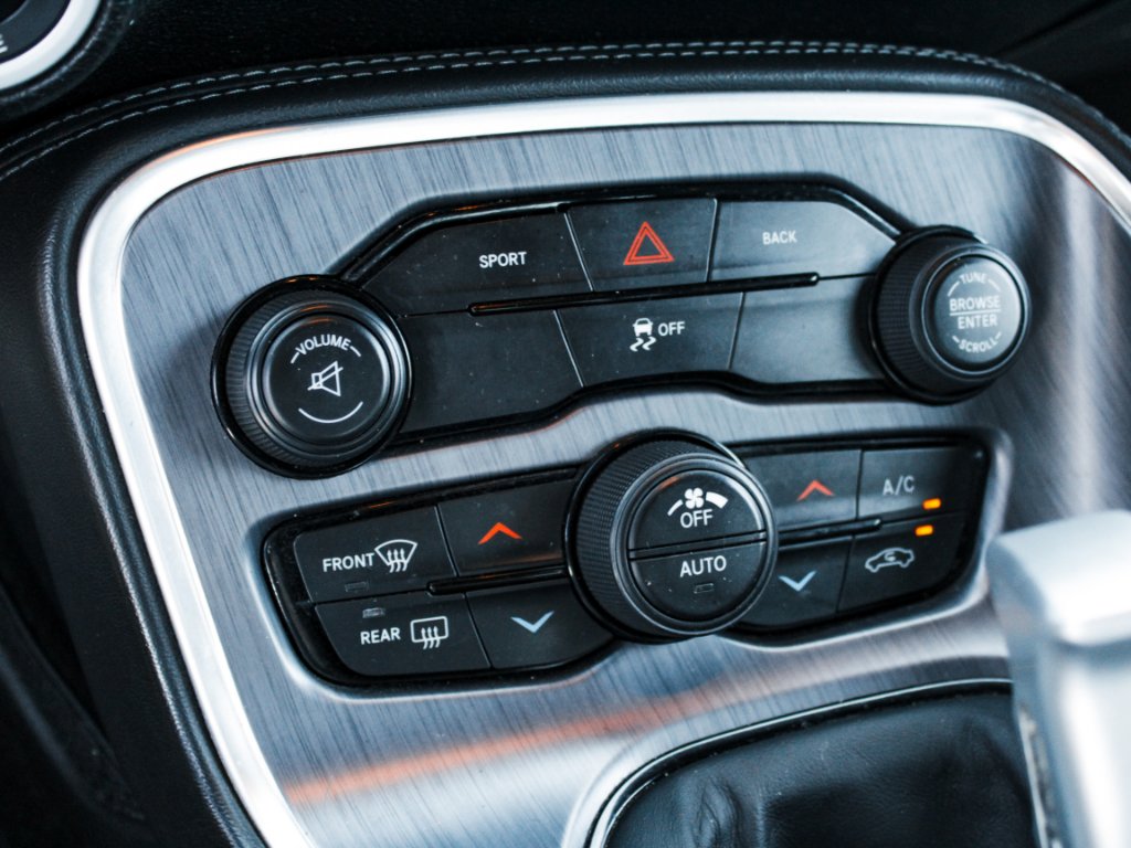 Used 2015 Sublime Pearl Coat Dodge R/T image 18