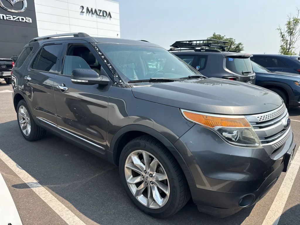 Used 2015 Magnetic Metallic Ford XLT image 8