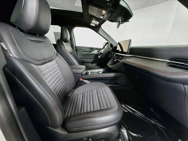 New 2026 Star White Metallic Tri-Coat Ford ST-Line image 66